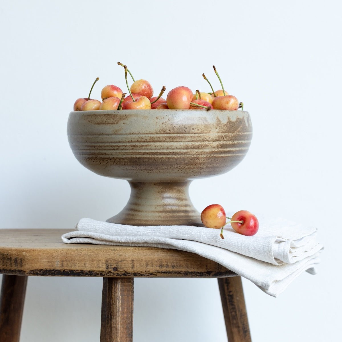 Vallauris Stoneware Serving Bowl - elsie green - The French Kitchen