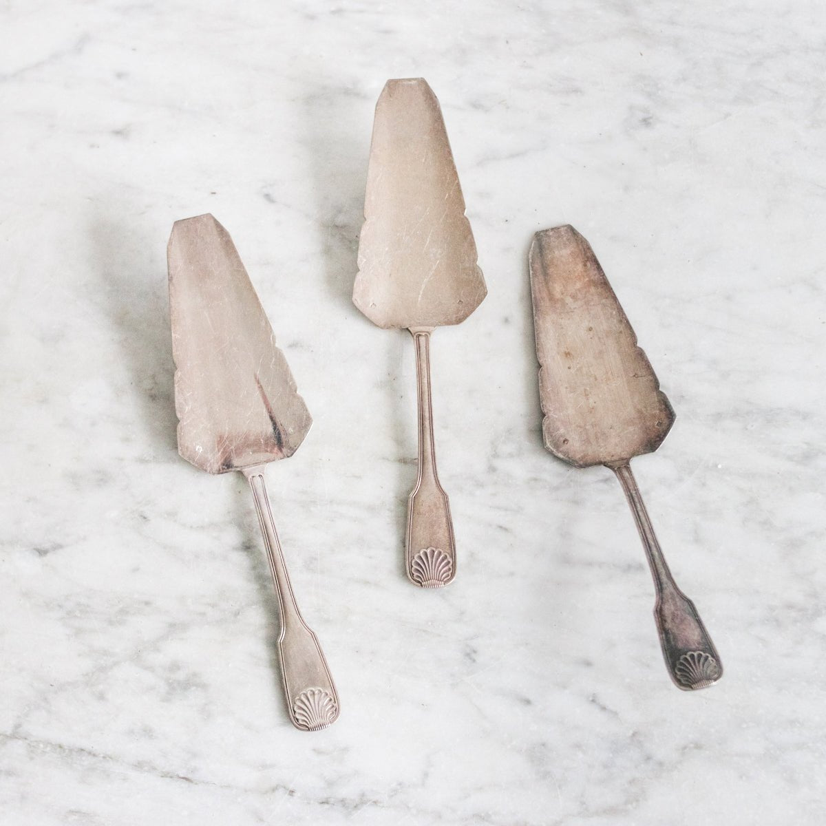 Vintage Coquille Tart Server - elsie green - The French Kitchen