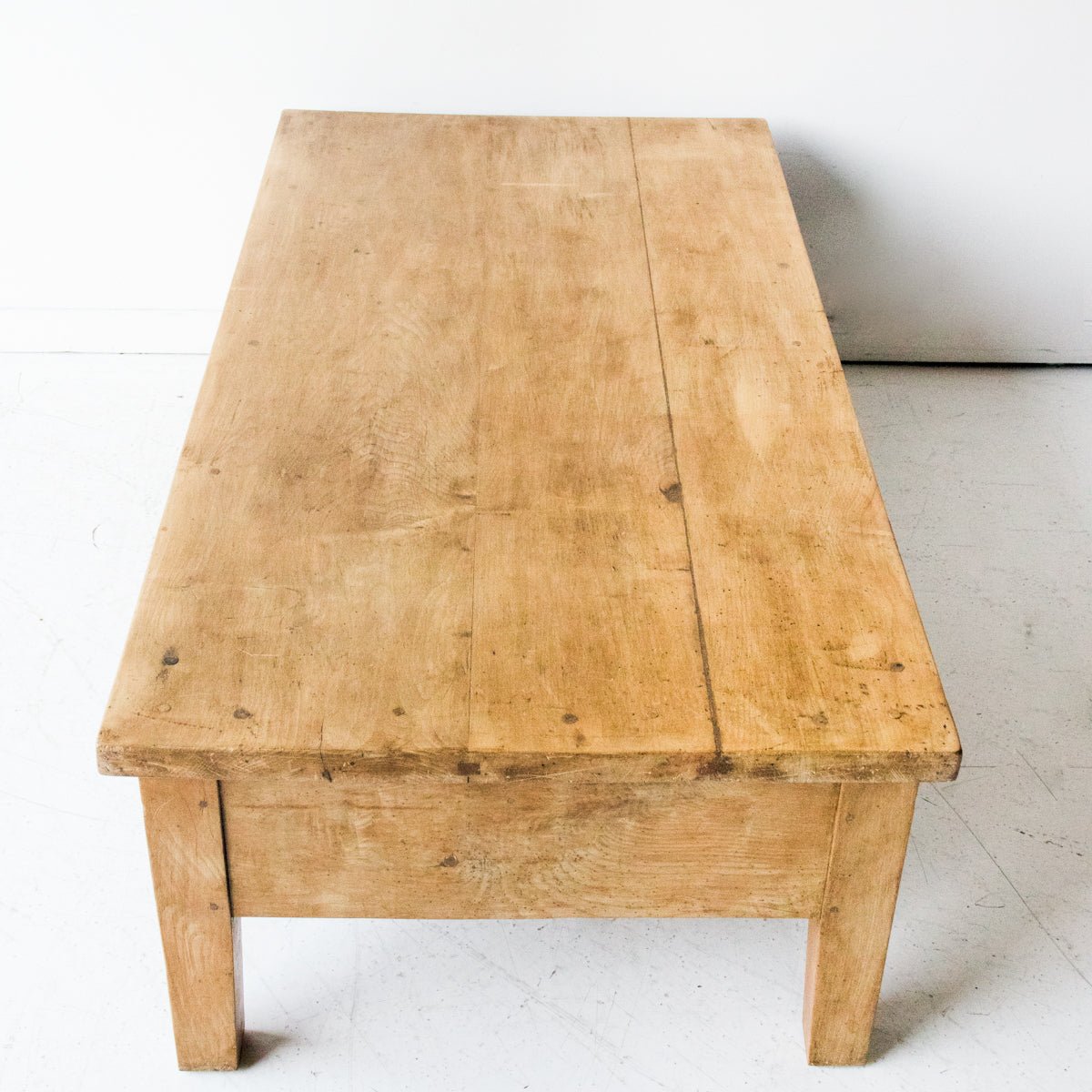 Vintage Farmhouse Coffee Table - elsie green - furniture