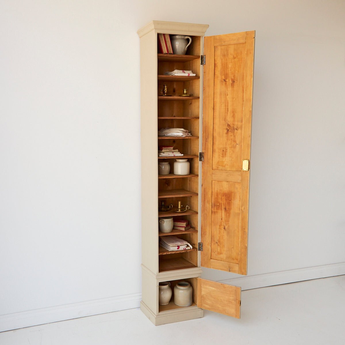 Vintage Linen Closet - elsie green - Furniture + 100 yo .