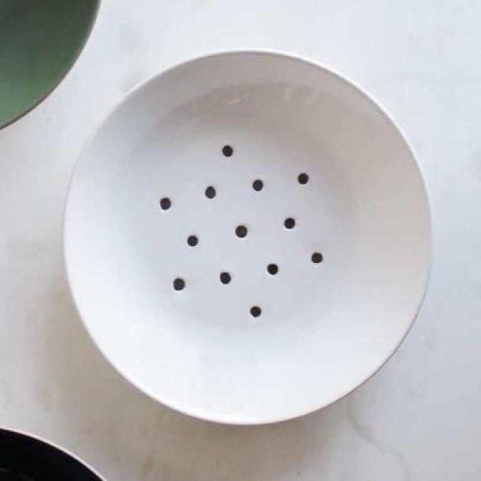 Stoneware Berry Bowl - white - The French Kitchen