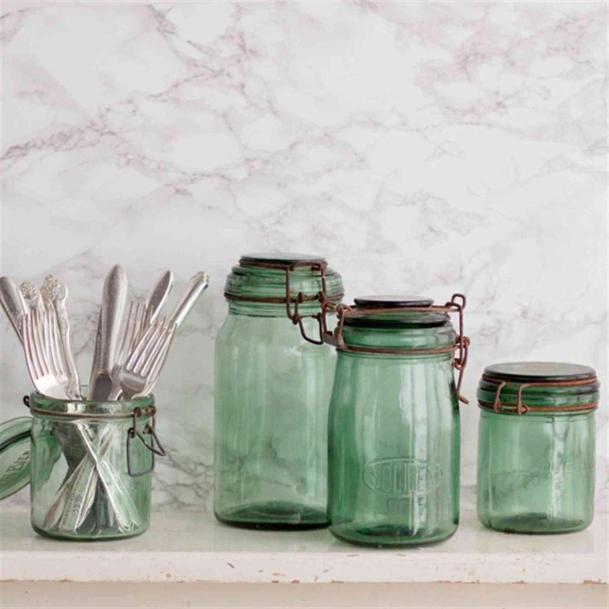 https://elsiegreen.com/cdn/shop/products/vintage-canning-jar-ball-jars-bottle-bottles-food-storage-containers_841.jpg?v=1637943834
